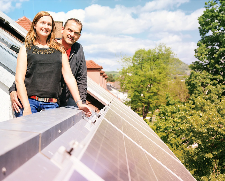 Lage energiekosten en stroom? Isoleren of leggen van zonnepanelen? Ontdek wat mogelijk is met jouw woning tijdens het gratis Duurzaam Wonen Spreekuur in het gemeentehuis. Morgen, 7 april van 18.00 tot 20.00 uur. Wel even aanmelden via bit.ly/3NQJI9R ;)