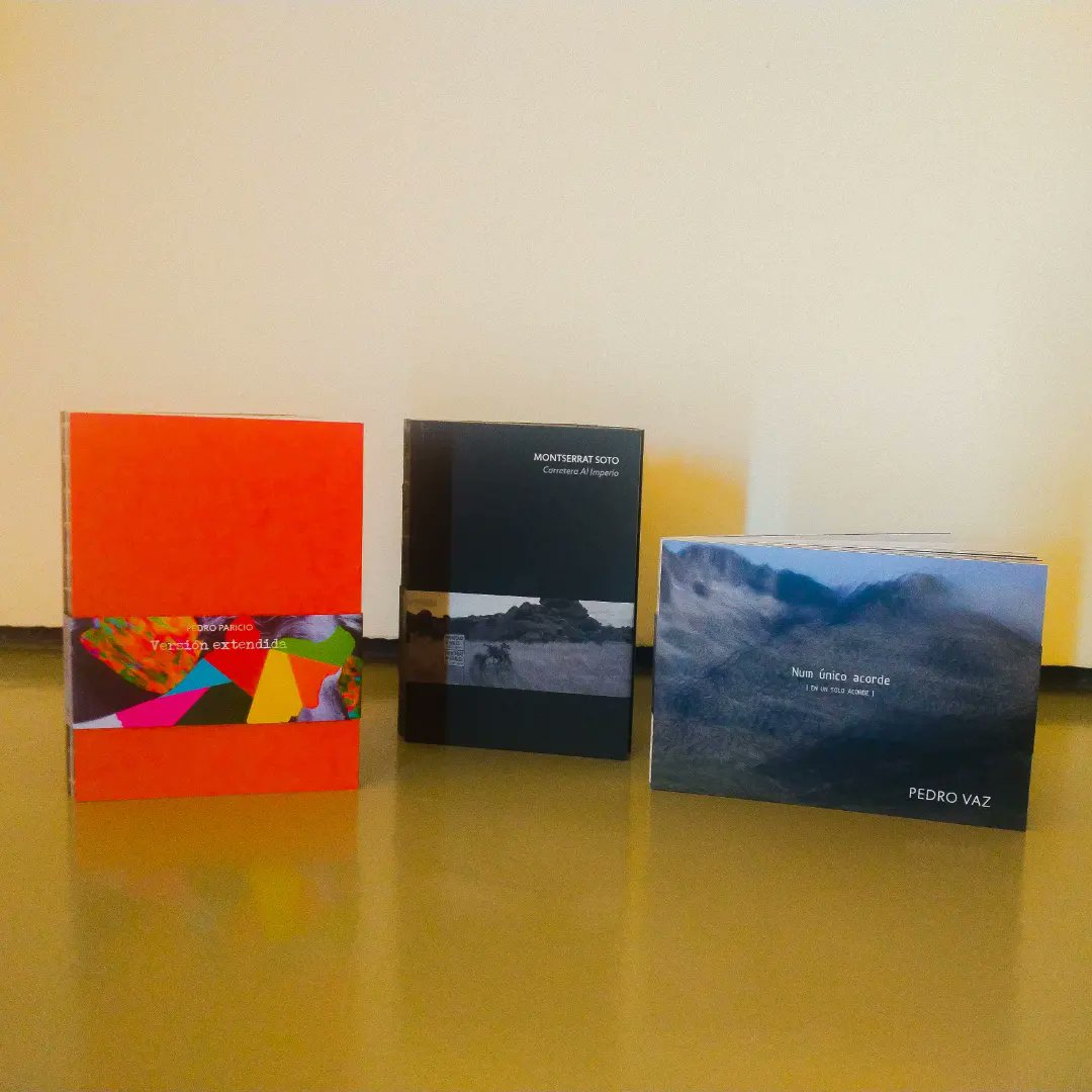 Tres catálogos! Si publicar (e imprimir) hoy día es casi una cuestión de fe, haber concluido los catálogos de las tres exposiciones que cerraron nuestro anterior ciclo en <a href="/cabdeburgos/">CAB de Burgos</a> es para estar muy felices.
Enhorabuena @pedro_paricio @pedro__vaz #montserratsoto 
<a href="/TomYamTwit/">Tomás Sánchez</a>