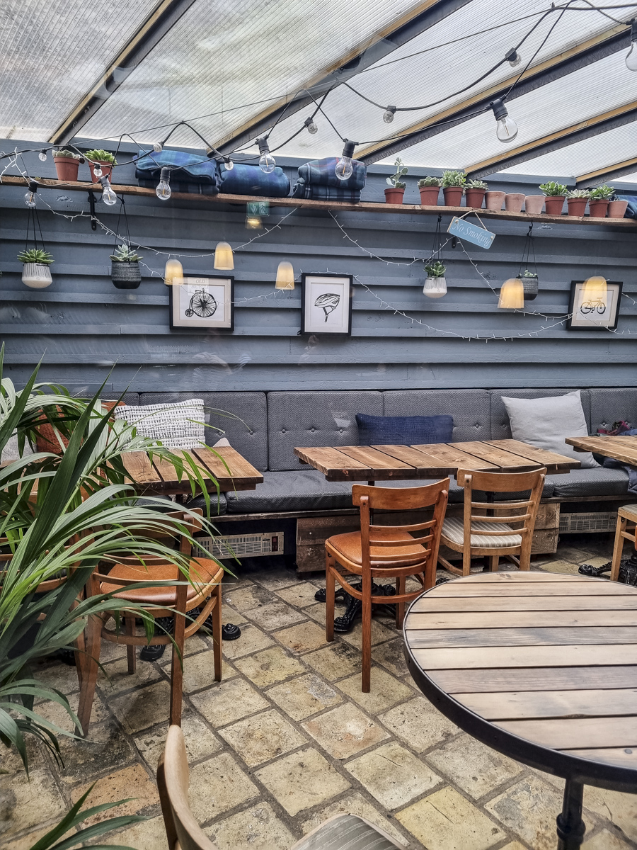 NatashaColyer's tweet photo. Having recently visited @VisitCambs #Cambridge I can't recommend it enough! Take a look at my travel guide here: https://t.co/wVfMnhJF2j
Have you been to Cambridge recently? Any must-visit places or things to do? Let me know! https://t.co/6jFdnWcskv