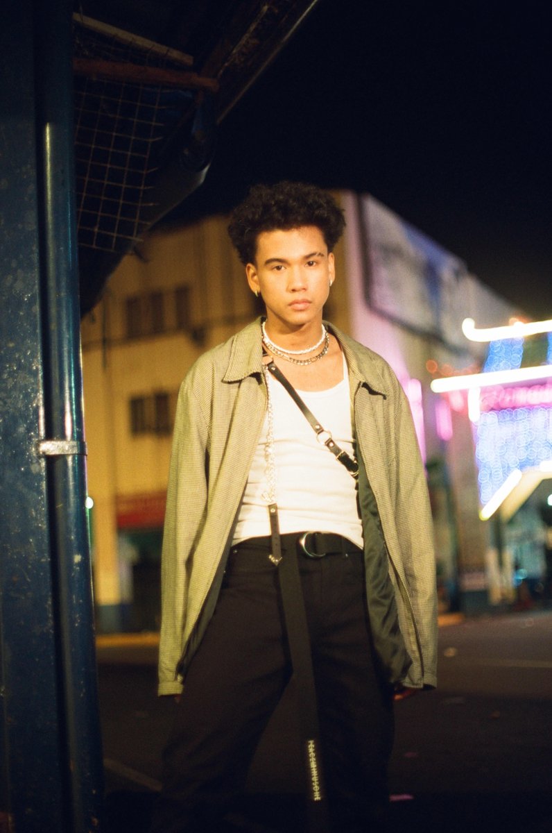 Official_ALAMAT's tweet photo. <SA PANAGINIP NA LANG>
MO - solo teaser photos

“Tanggap mo ‘ko kahit di ako perpekto”

Digital Single Release ➡️ APR 13
Film Photography: Redge Tolentino

SaPanaginip NaLang
#AlamatMO_SPNL #ALAMAT #ALAMATNewSong https://t.co/PjpqKunpr0
