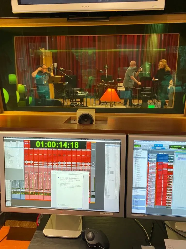 De opnames van onze nieuwe radiospot zijn achter de rug! Benieuwd naar het resultaat? Binnenkort ontdek je hem op je favoriete radiozender! 🤩