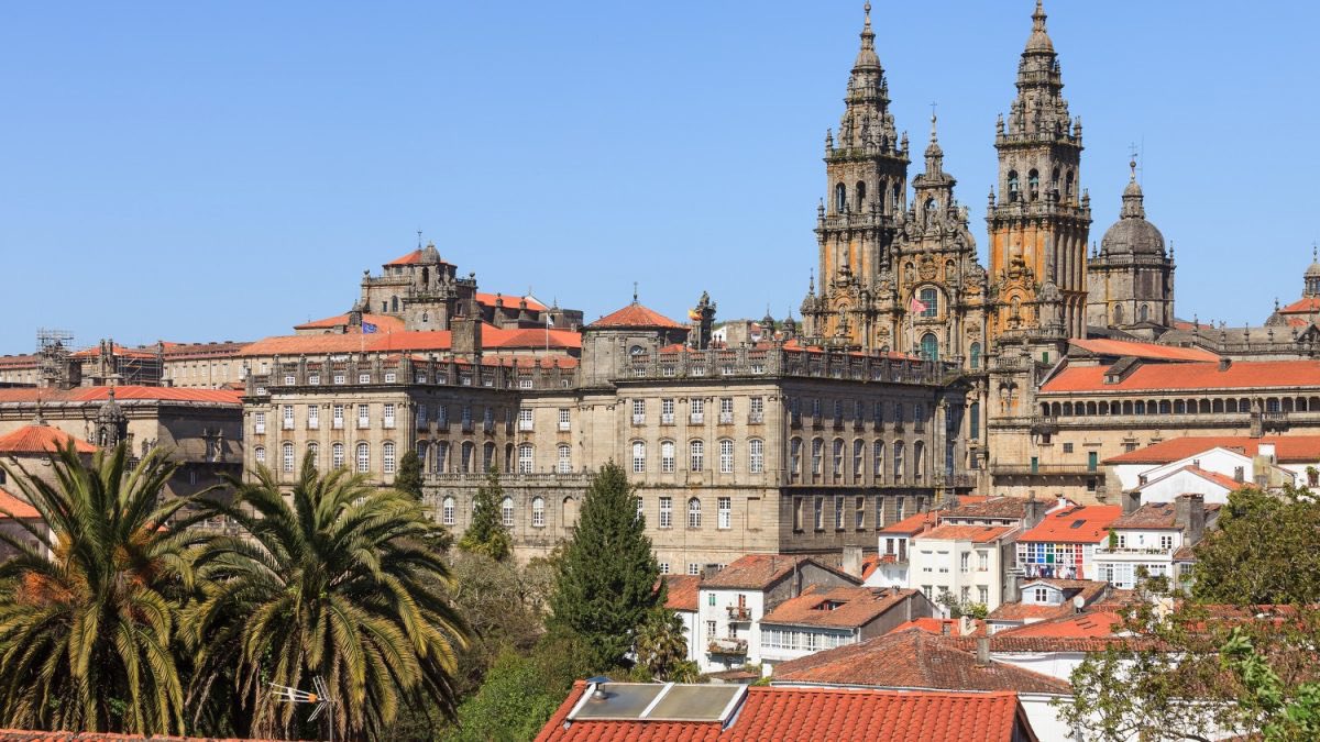 mubslebanon's tweet photo. 📣The new call for #Erasmus+ scholarships to #USC #Spain is NOW OPEN!

2 student mobilities (Major: #Business) for the 1st semester of the academic year 2022-2023 are available for #MUBS. 

For more details: https://t.co/JpthMBvT0Z https://t.co/y9EHqYgaRP
