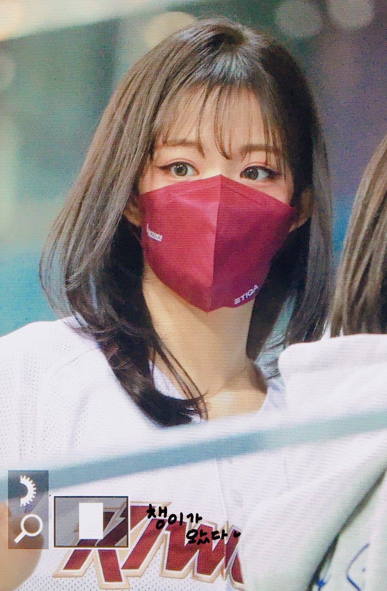 ch_chaeyoung's tweet photo. 220406 #프로미스나인 #이채영 #fromis_9 https://t.co/PxuvwkN9vi