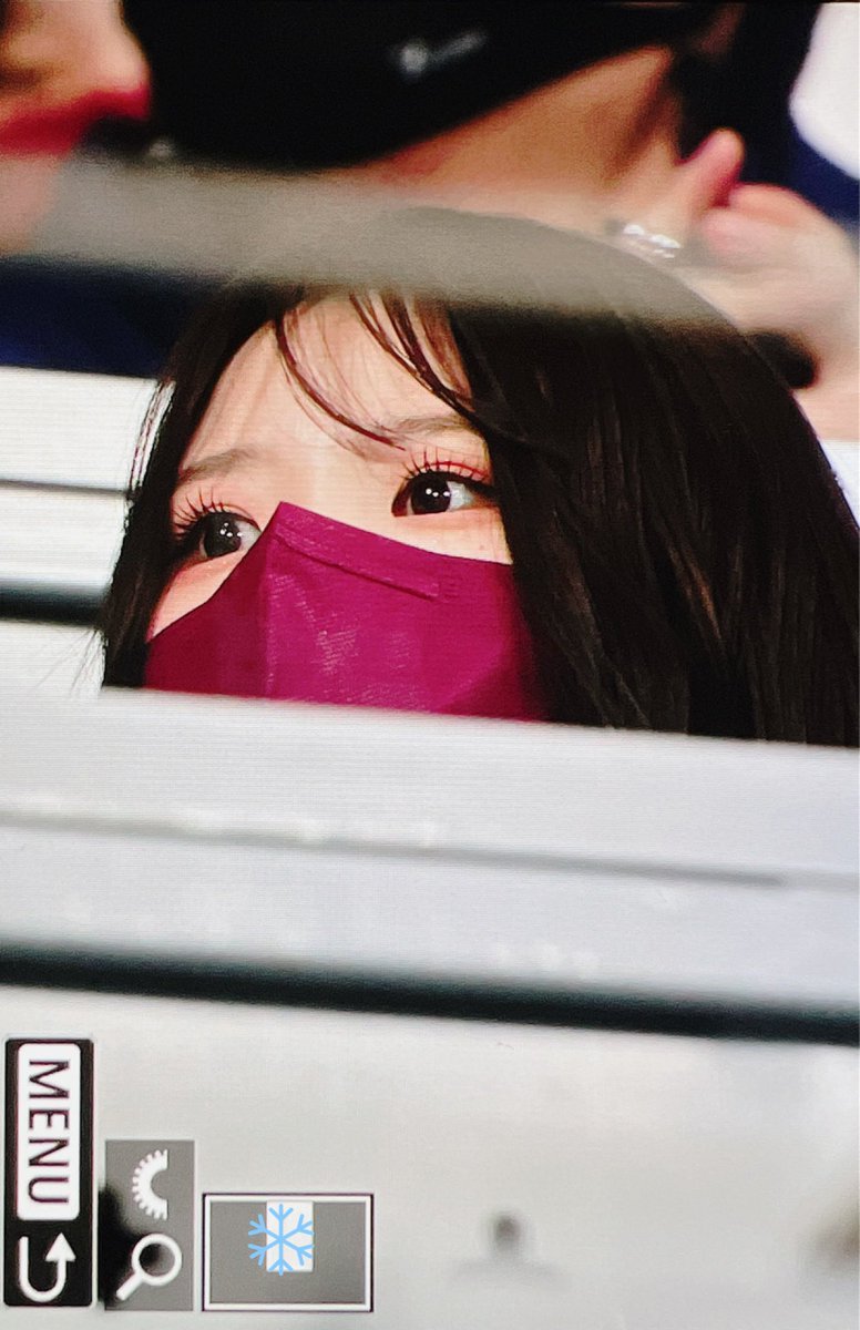 snowflake970929's tweet photo. 220406

#fromis_9     #프로미스나인      #송하영 https://t.co/aG65oZO73Q