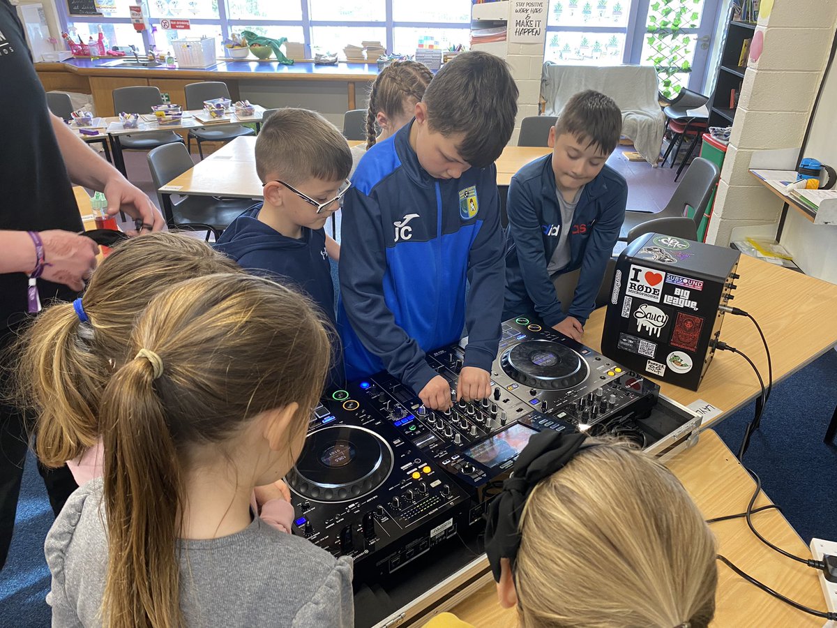 BCSTrust's tweet photo. @BarrowAFC is so much more than a football club, our @Ormsgill_School and @school_georges sites are working with local businesses this week. DJs, Music creators and Windfarm engineers #EFLWeekofAction @OrstedUK @EFLTrust #HAF https://t.co/pRz3zpSOP5