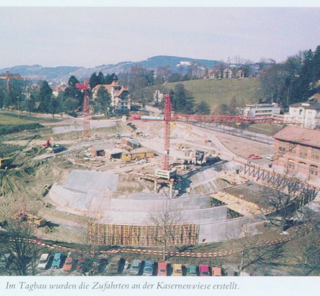 uli_uhu's tweet photo. So sah die Kreuzbleiche in #stgallen übrigens aus beim Bau der Stadtautobahn 1986. Ähnlich wird es beim Güterbahnhof aussehen, sollte der Autobahnanschluss kommen. 🦉 https://t.co/Uz9POhJx7Z