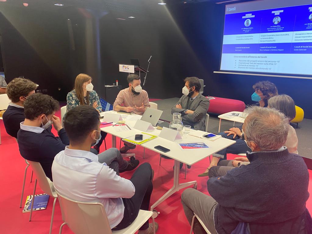 Le cooperative raccontano progetti e sfide emerse dai territori ai mentor: Sergio Galasso di Itinerari Paralleli al tavolo #ingaggiodicomunitá,Gianluca Fabbri di <a href="/gencom/">เกียรติประพันธ์ ปานสุรการ</a> al tavolo #digitaltransformation e Anna Riva di Consorzio Consolida Lecco al tavolo #consorziereti