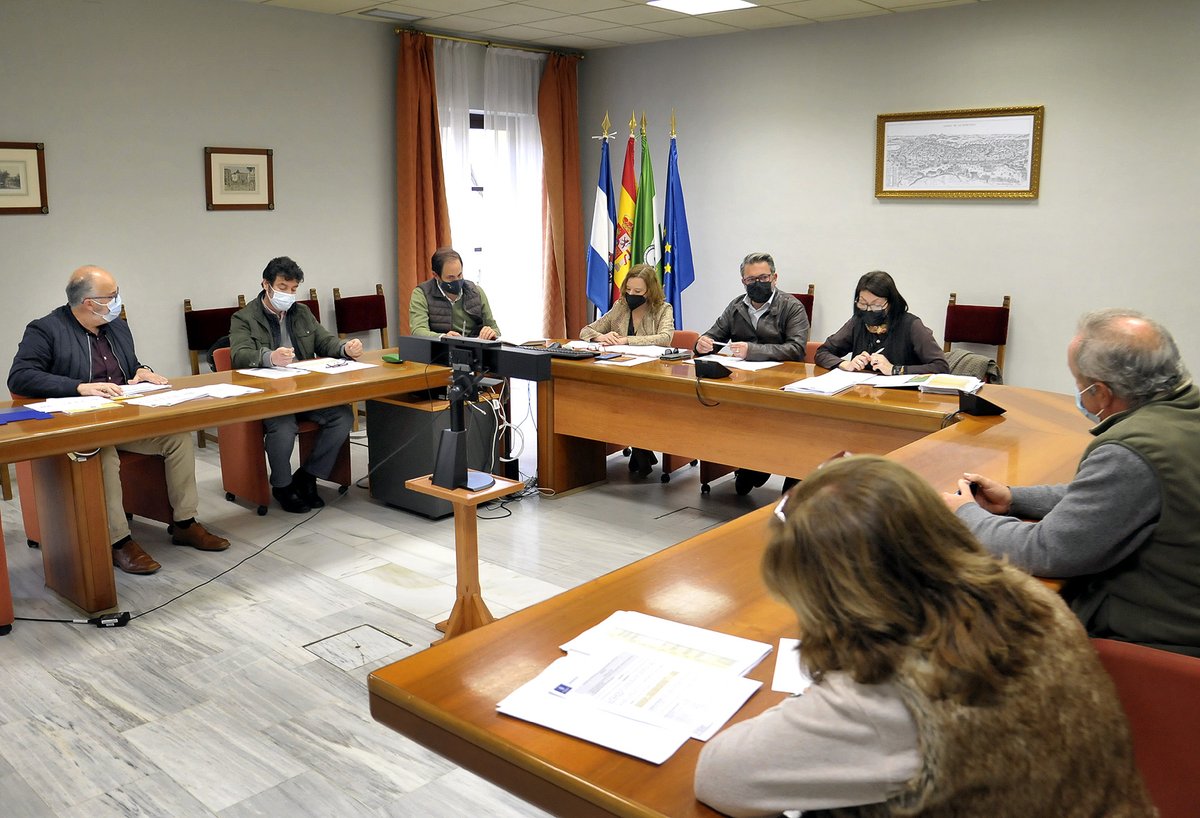 ciudadjerez's tweet image. 🌳Los Montes de Propios continúan despertando interés por parte de la ciudadanía ya que fue visitada en 2021 por más de 3.500 personas

📈El Consejo que regula este espacio natural aprobó esta semana el presupuesto de 2022 y formuló las cuentas del ejercicio anterior

#EMEMSA