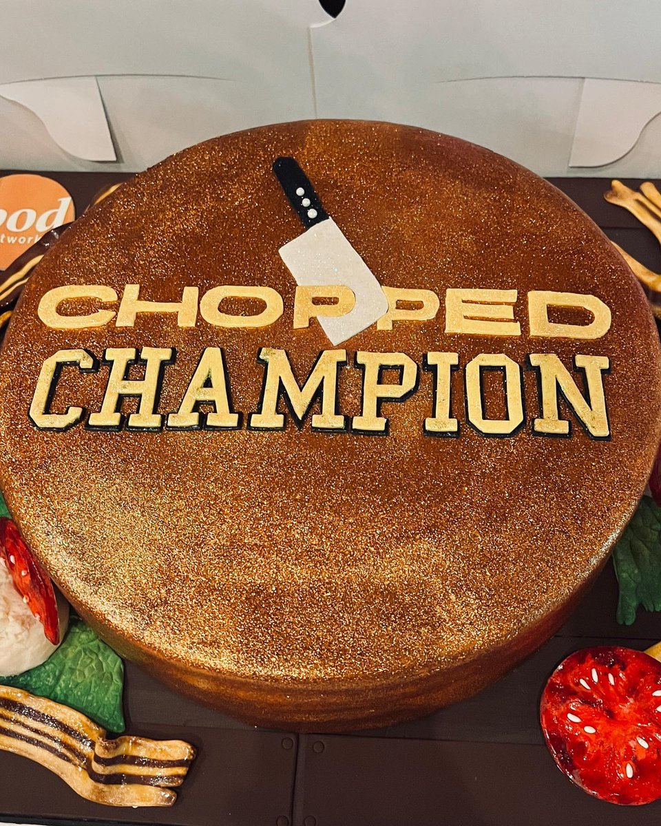 DowntownMemphis's tweet photo. 🥳👏 Chef Tam is Chopped Champion!!! Congrats to Tamra Patterson of Chef Tam's Underground Cafe on being the first Memphian to ever win on Food Network’s “Chopped”! @TamTamCooks
.
.
.
#downtownmemphis #backdowntown #cheftam #cheftamsundergroundcafe #foodnetwork #chopped https://t.co/xNtIi8vhsI