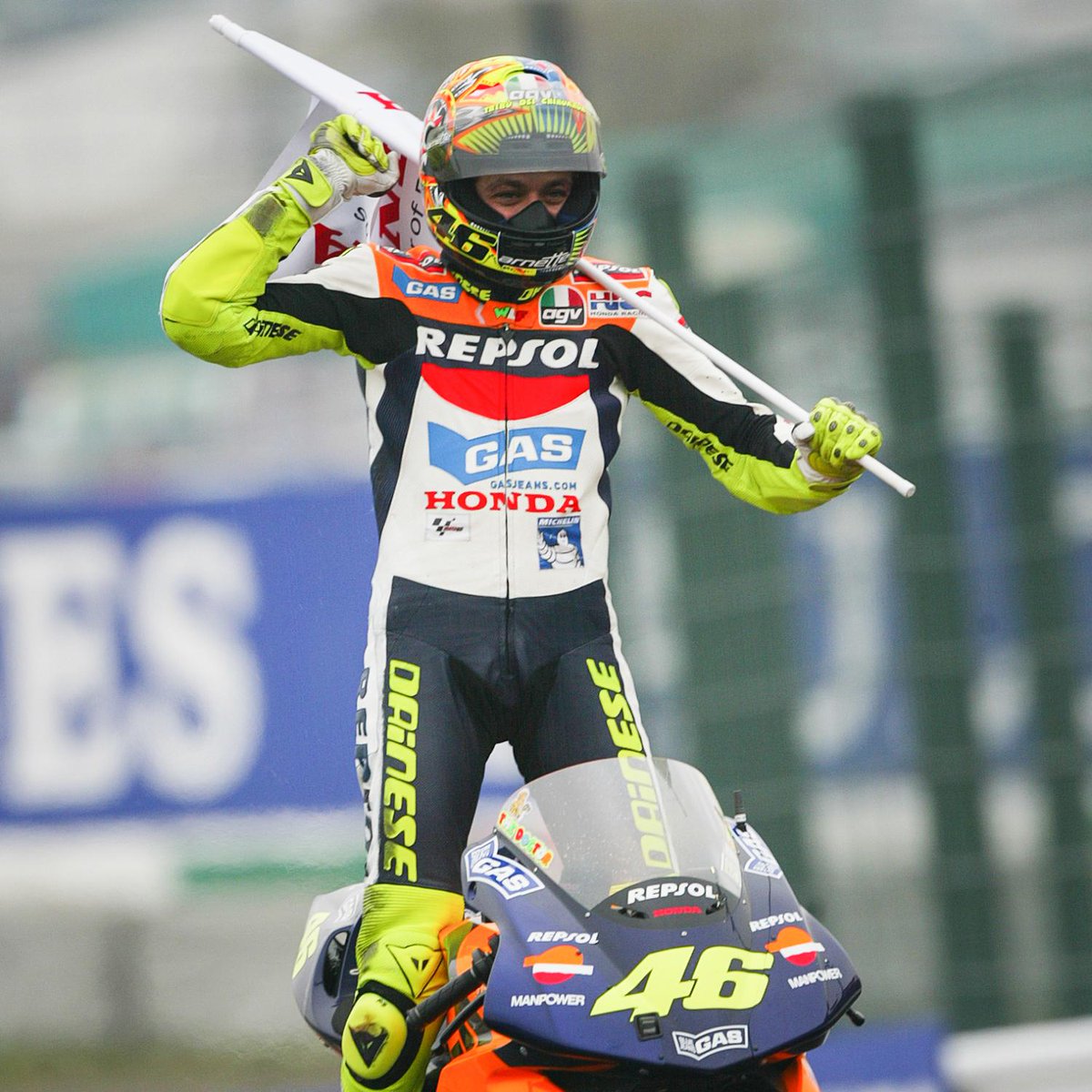 MotoGP's tweet photo. 7th of April, 2002 🗓️ 

On this day 20 years ago, the #MotoGP era as we know it was born 🏁 https://t.co/D1tLiFXlnp