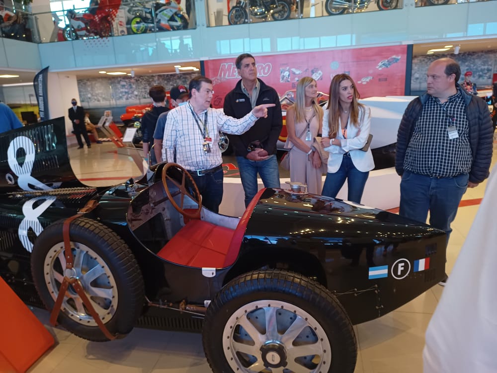 museotermas's tweet photo. #RECIBIMOS junto al Gobernador el Dr. Gerardo Zamora la visita en nuestro museo de la Secretaria de Promoción Turistica del Min. De Tur. De la Nac. y el Pte. De Aerolíneas Arg. Pablo Ceriani quienes disfrutaron de nuestras instalaciones y el guiado especial de nuestro gobernador https://t.co/ZdGGMARJpO