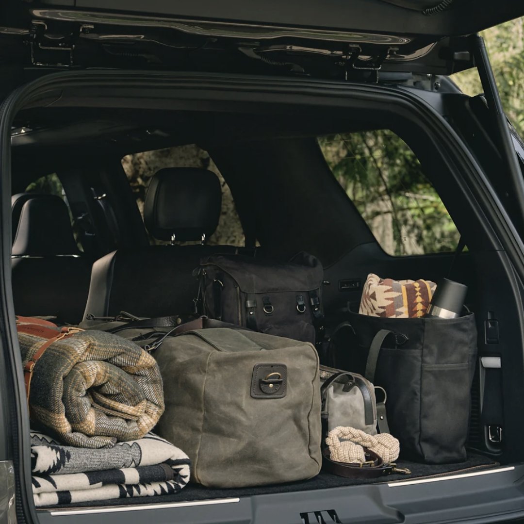 AutosImagine's tweet photo. The 2022 Lincoln Navigator gets our #CarOfTheWeek spotlight. Read CarAndDriver’s glowing review here,https://t.co/M3o4xbNFVv!
#NewCars #INeedACar #CarShopping #Future #Technology #Dealerships #Dealers #InteractiveWalkaround #LincolnCars #LincolnNavigator #LuxurySUVs https://t.co/pDgtHj51lf
