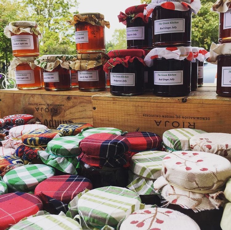 FoxMarketW7's tweet photo. We're back at The Fox pub in Hanwell this Saturday (9/4) 11am-3pm! Come along to shop direct from local artists, makers and vintage traders. 
The market is outdoors and wheelchair/buggy accessible.

#hanwell #ealing #shopsmalluk #shoplocal #HandmadeHour #london #womaninbizhour https://t.co/q3XbDyBEAV