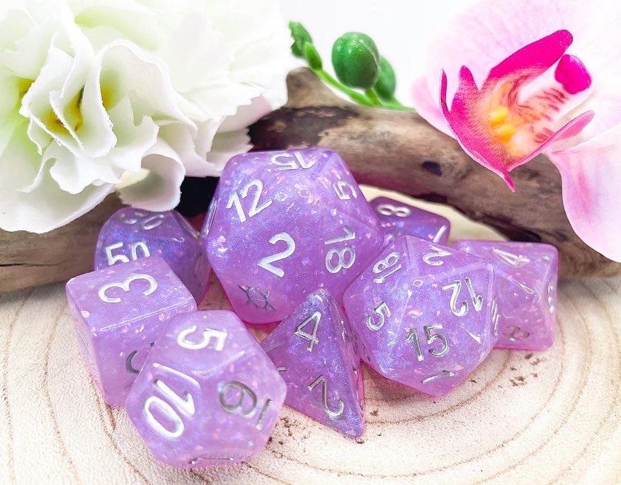 Beholders_Gaze's tweet photo. Cherry Crystal and Arctic Sky will be available from 8pm BST today ❤️💜❤️💜

These gorgeous sets are only available at https://t.co/KtX90Od5lO #cherrycrystal #arcticsky #wednesdaythought https://t.co/Hb4K136Mul