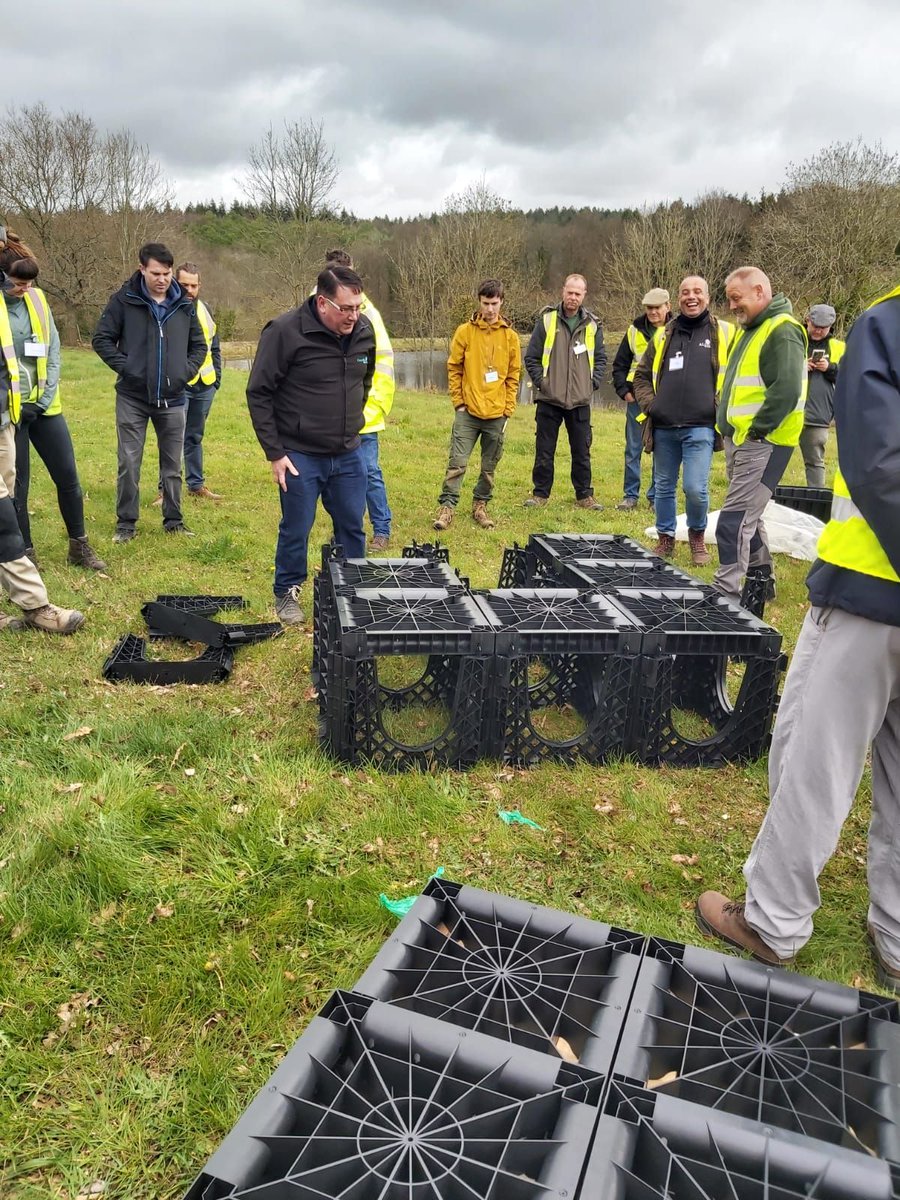 GreenBlueUrban's tweet image. Pleased to be giving a #RootSpace tree pit demo today at the @HillierTrees Contractor Day with @BALI_Landscape.

Discover more on GreenBlue Urban Tree Planting Systems: bit.ly/3NQYBJ8

#UrbanTreePlanting #greeninfrastructure