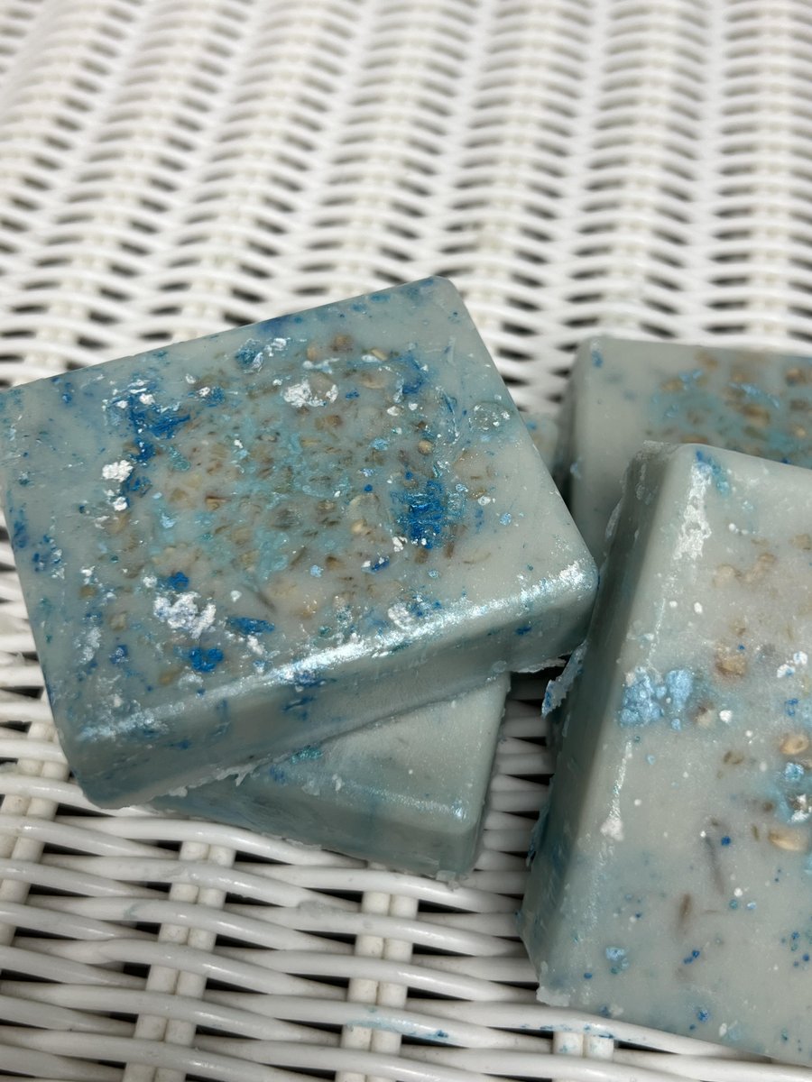 gentlenbare's tweet photo. NEW PRODUCT ALERT!
Introducing our new Mystery Body Bar

https://t.co/JTadq0zDPV @gnbselfcare 

BODY BAR SIZE AND STYLE VARIES BY BATCH
ORDER BEFORE THEY'RE GONE!

#soapmaking #soapbars #soapmaking #soapcutting #soapmaking #soapcurls #soap #oatmealsoap #art #blackownedbusiness https://t.co/nsAQAZX2ui
