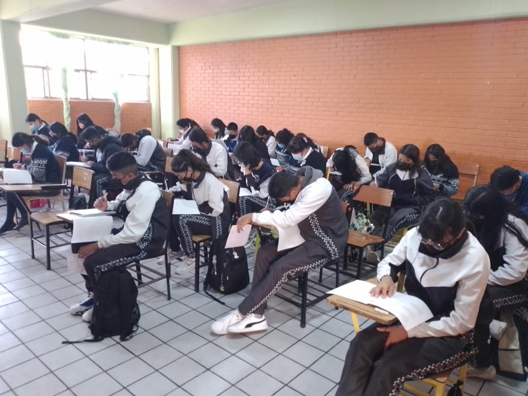 oficial_74's tweet photo. #EducaciónFuerte Día 2 de Planea 2022M, orgullosamente linces, Preparatoria 74 @SeducEdoMex @SEMSEdomex @israeljeronimol @DGEMSedomex @NoeOrtegaCamac1 @dbg_epoem https://t.co/bEAXqkVtHM