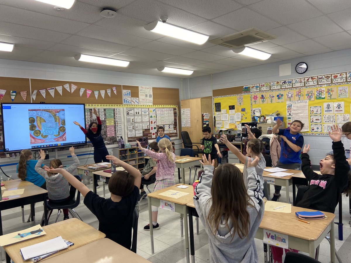 MmeQuenneville's tweet photo. Our first guest since 2019! #artscanteach We are looking for patterns in art, in real life and with our bodies. @HermanElem https://t.co/io54R9zjyj