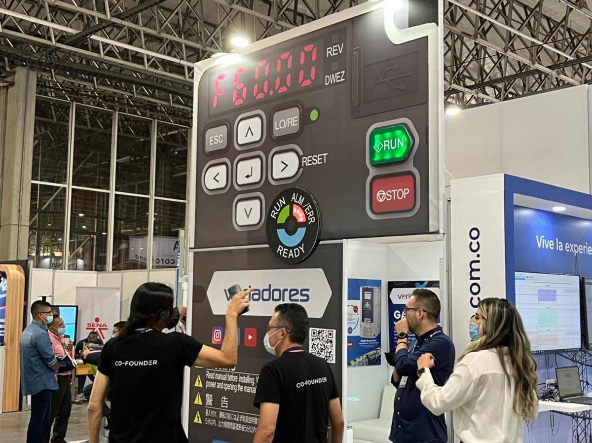 bismarkcolombia's tweet photo. Hoy seguimos presentes en el
@FISE_Colombia
2022, descubriendo tendencias en el sector eléctrico,
@jsepulvedaduran -comercial y Andrés Gonzalez, ingeniero Bismark nos reportan desde Medellín #SectorEléctrico #Telemetría #Telemedida #conectividad https://t.co/m5lfKdyMib
