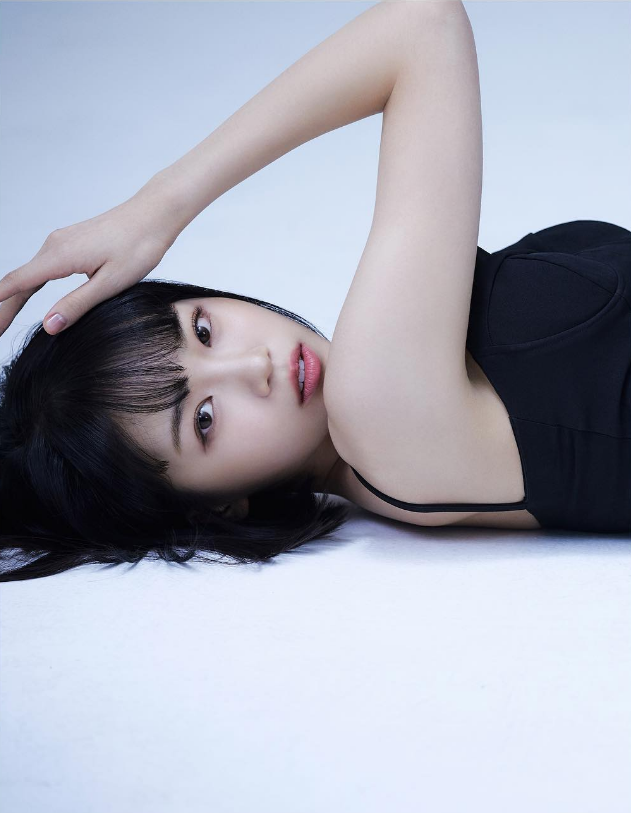 LSRFM_GLOBAL's tweet photo. [PHOTOS] LE SSERAFIM unveils 4th member – KIM CHAEWON (2/2) https://t.co/PB1m7AjciV