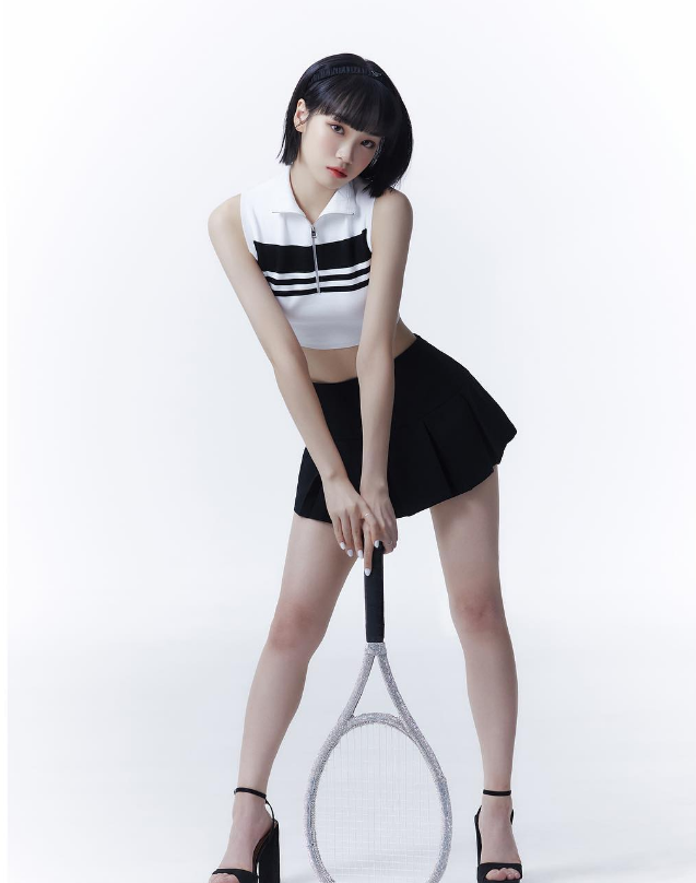 LSRFM_GLOBAL's tweet photo. [PHOTOS] LE SSERAFIM unveils 4th member – KIM CHAEWON (2/2) https://t.co/PB1m7AjciV