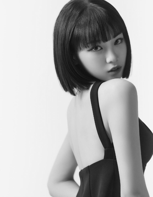 LSRFM_GLOBAL's tweet photo. [PHOTOS] LE SSERAFIM unveils 4th member – KIM CHAEWON (2/2) https://t.co/PB1m7AjciV