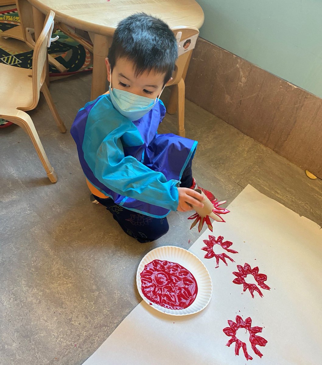 Our two's class creates their own colorful garden of painted blooms using toilet paper tubes! #SpringBloomsHere

Share your own pictures of spring blooms with <a href="/NatAsianArt/">Smithsonian National Museum of Asian Art</a>  and <a href="/sitesExhibits/">SITravelingExhibits</a> and celebrate spring!