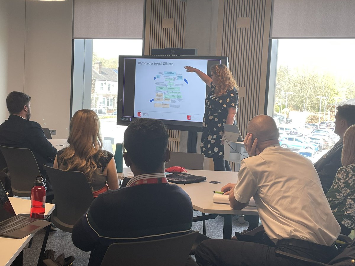 Laura WaltonWilliams tweet media