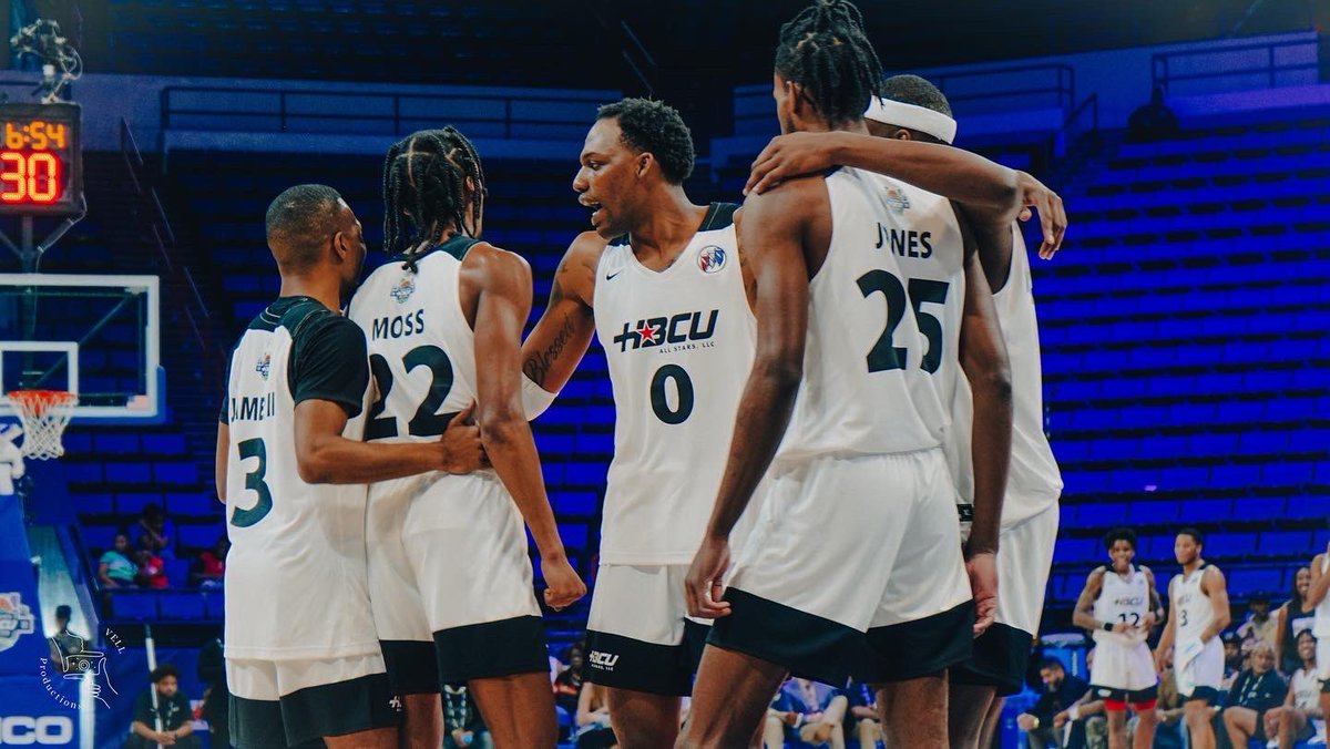 HBCUAllStarGame's tweet photo. These young men competed from the jump to the final horn! 📷 x Kevell Byrd #HBCUAllStarGame #TheBestInBlackCollegeBasketball https://t.co/L7O46FB4Kj