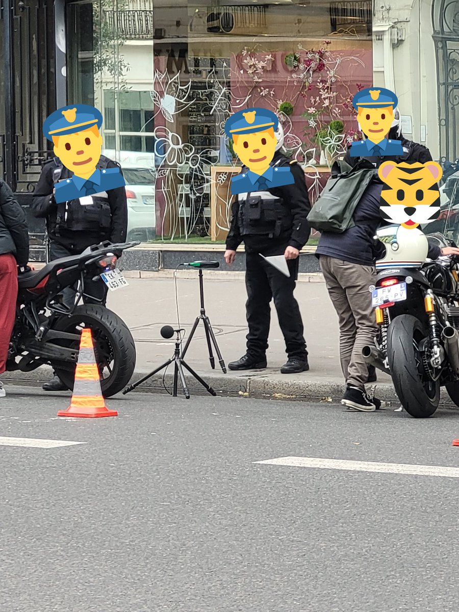 Contrôle sonore des 🛵 en cours rue du Temple par la police municipale ! Les dépassements sont verbalisés.

Merci aux agents 🙏