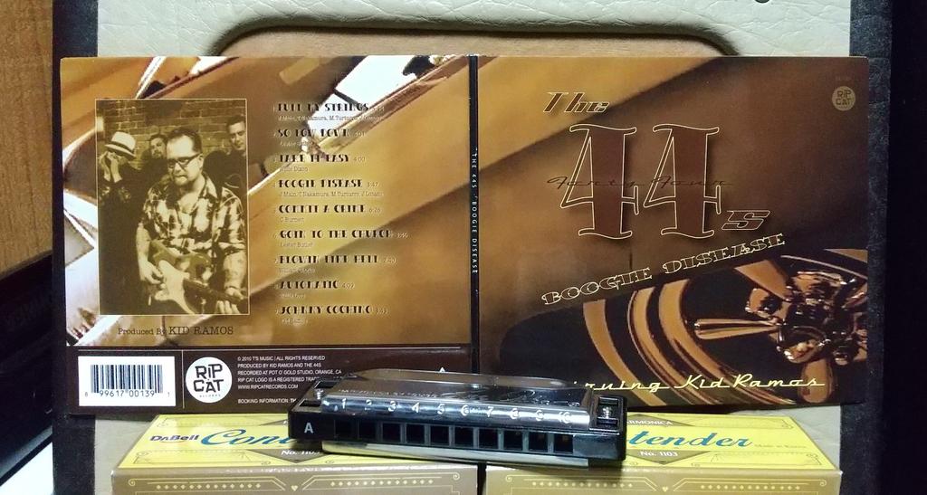 harpman0817's tweet photo. now playing !

#blues
#bluesharp
#bluesguitar
#leeoskarharmonica 
#tombo
#harmonica https://t.co/SF4zNWhJFZ