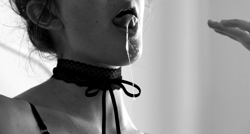 Nunca_vi_neve's tweet photo. teu corpo seja brasa
e o meu a casa
que se consome no fogo
um incêndio basta
pra consumar esse jogo
uma fogueira chega
pra eu brincar de novo
Alice Ruiz
#orgasam
#ORGASMOPARTY
#erotiquenoire
#Erotic https://t.co/DzuLeizxru