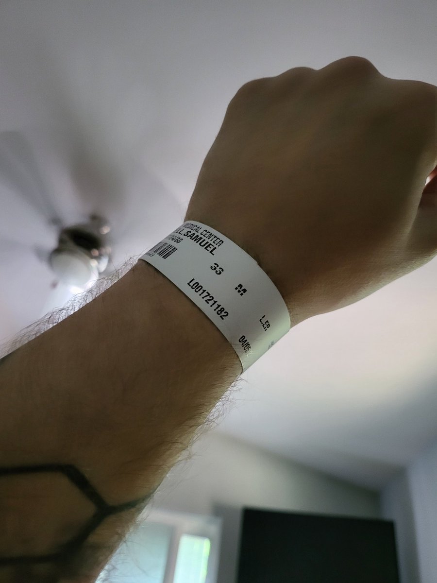 ScrewAttackSam's tweet image. Kidney Stones a gamers review. Trying to hydrate while constantly vomiting from pain feels unintuitive. The pain management mechanic goes from zero to a million without any learning curve to speak of. Too many microtransactions, mainly a US Healthcare issue though. 0/10.