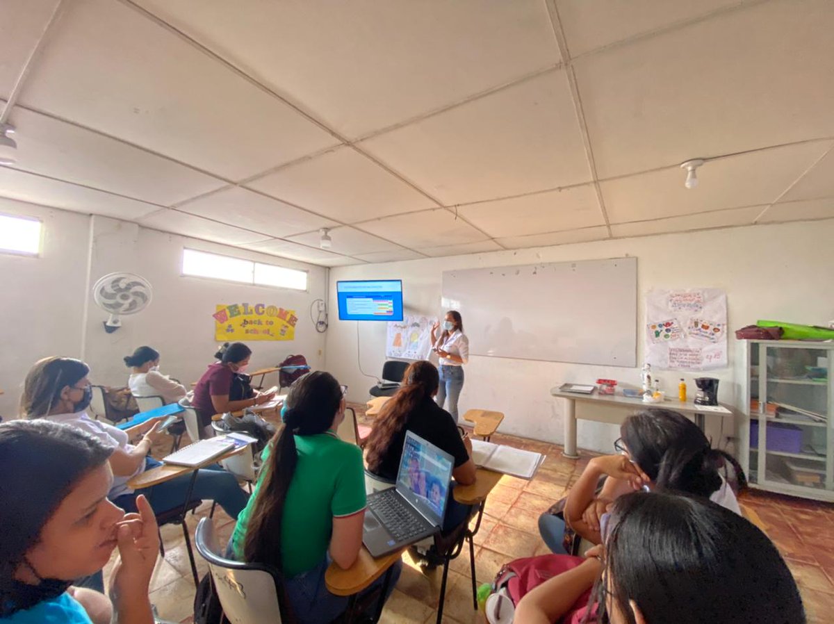 karizaperez's tweet photo. Socialización estrategia #EvaluarParaAvanzar  I.E.D. Para el Desarrollo Humano María Cano 💪 @SecEducacionBAQ @PTA_Colombia 2022 nos la jugamos toda! https://t.co/Dq5obLiLeo