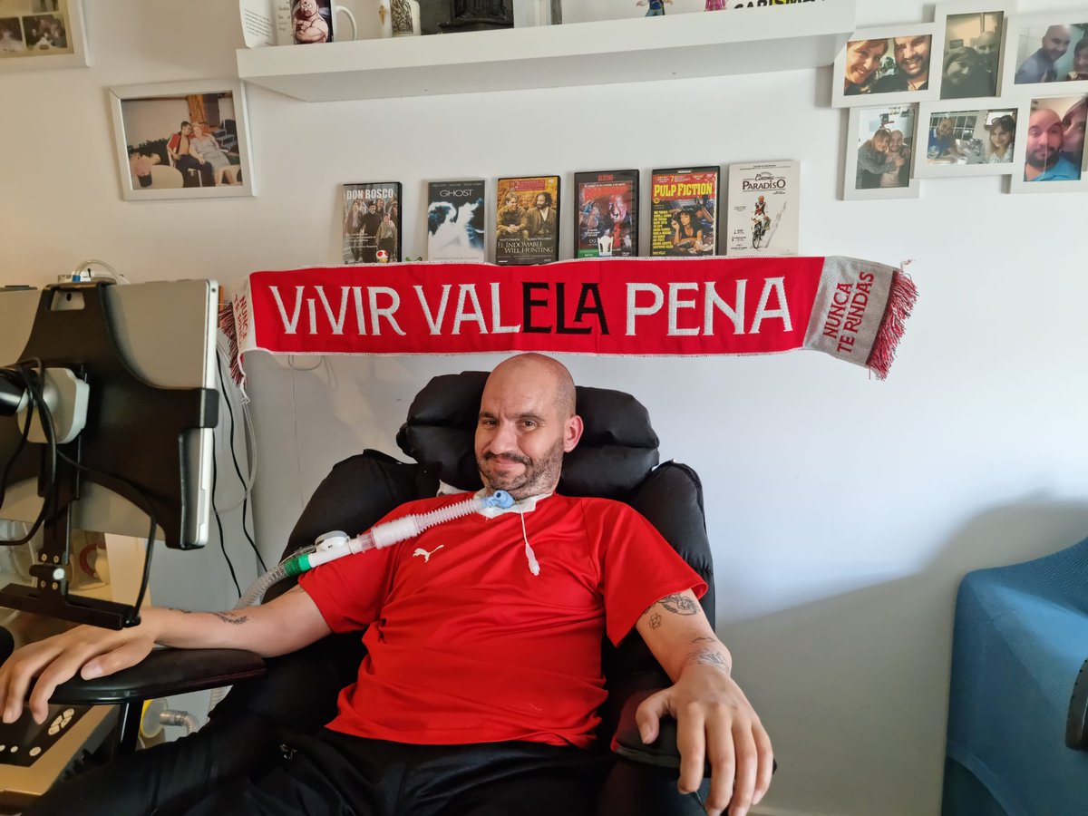 ¡VIVA LA MADRE QUE PARIÓ AL <a href="/SevillaFC/">Sevilla Fútbol Club</a>!

¡VIVA LA MADRE QUE PARIÓ A MI AMIGO Y GIGOLO JUAN CARLOS UNZUE <a href="/jcul11/">Juan Carlos Unzue</a>!

¡VIVA LA MADRE QUE PARIÓ AL GRAN <a href="/JavierMartinSFC/">Javier Martin</a> POR HACERME LLEGAR ESTE BUFANDON!

"VIVIR VAL ELA PENA"