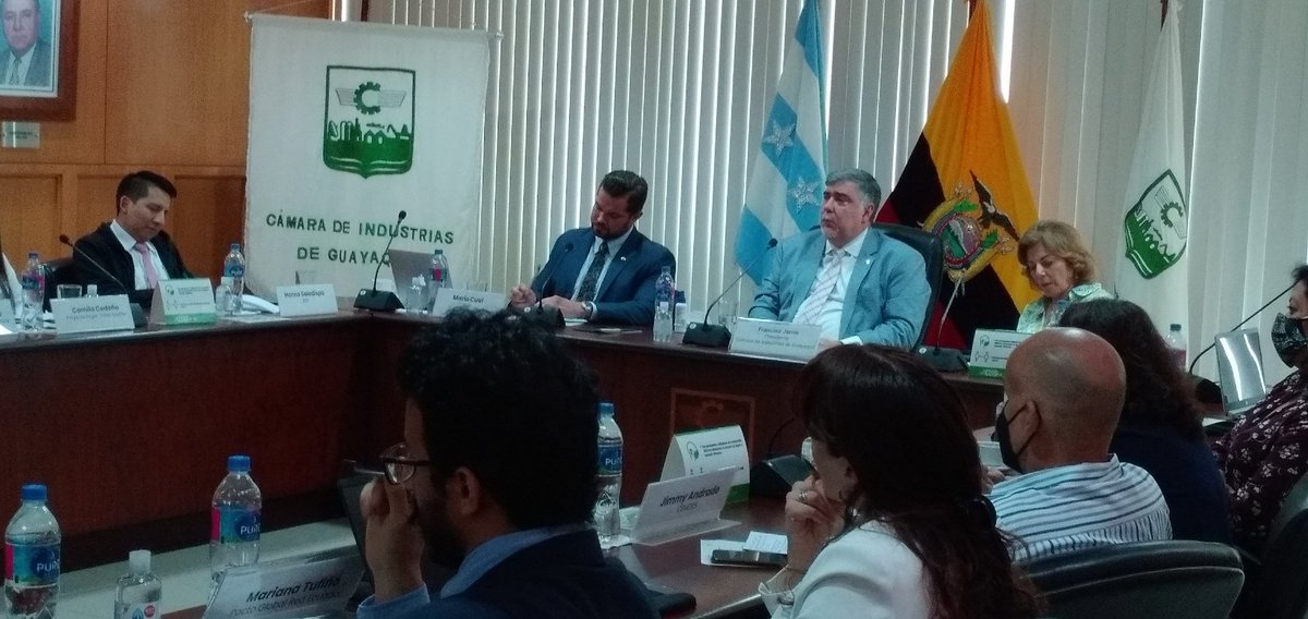 #IniciativaparalaInversion hoy escuchando a las ONG sus propuestas para atraer capitales a 🇪🇨

Presiden la actividad <a href="/jarrinf/">Francisco A Jarrin R</a> Pdte. <a href="/Industriasgye/">Cámara de Industrias de Guayaquil</a>, <a href="/mariocuvi/">Mario Cuvi</a> por @ieepecuador y <a href="/UnivEcotec/">Universidad Ecotec</a>,  <a href="/IsabelNoboaP/">Isabel Noboa Pontón</a> de Fund. Nobis