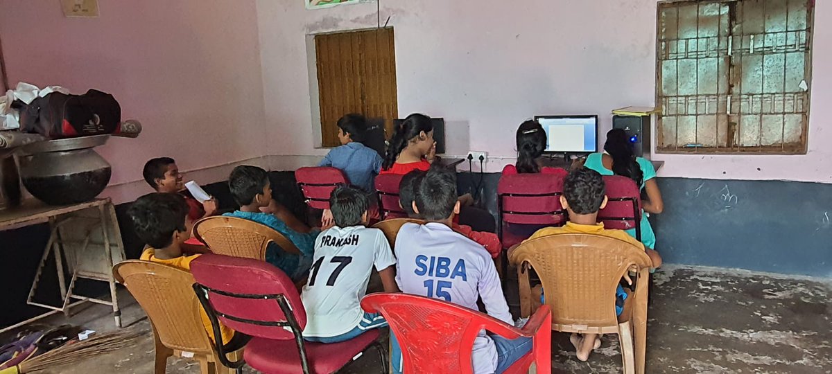 humarabachpan's tweet photo. Digital learning classes have started in our digital learning centre in OUAT Farm Gate basti!
#bridgingthedigitaldivide
#accesstotechnology https://t.co/PgN1qQt02E