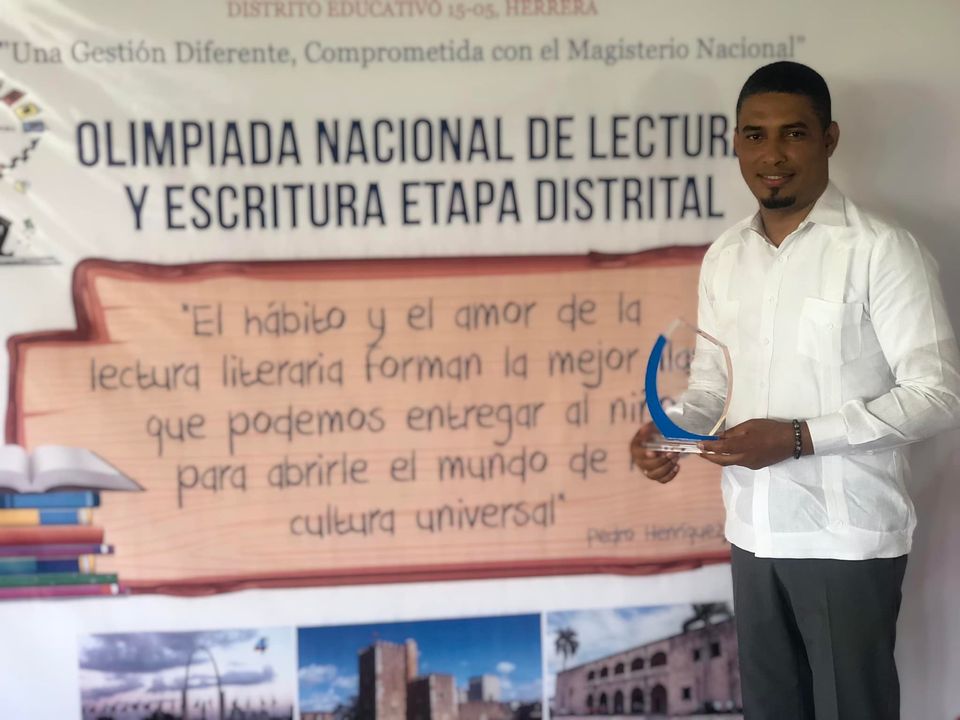 felixharvest's tweet photo. ¡Muchas Felicidades!!! 
Un reconocimiento bien merecido por ser tan capaz y competente como todos los demás técnicos de nuestro Distrito 15-05.
Dios te bendiga a ti y a todos.
Celso Isaías Alfonseca Cordones https://t.co/q4CqJS53hB