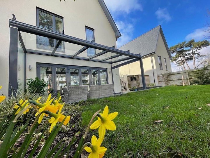 A Glass Room from Lanai installed in Clevedon, Somerset.
 
Glass Room in anthracite grey with sliding glass doors to the sides. 5 metres wide and 2.5 metres projection.

£16,500 inclusive of vat and fitting.
 
Please contact us on info@lanai-outdoor.co.uk with any enquiries.