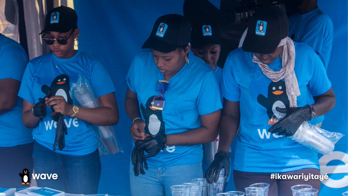 wavemm_mali's tweet photo. #WaveSountiguè, c'est le partage et la convivialité tout au long de ce mois de Ramadan. 
Retour en images sur les temps forts de la remise de kits de rupture à la tour de l’Afrique. Bon courage aux jeûneurs 🙏.
Avec Wave, #ikawariyitayé #wavemali https://t.co/AhjIdGCPPu