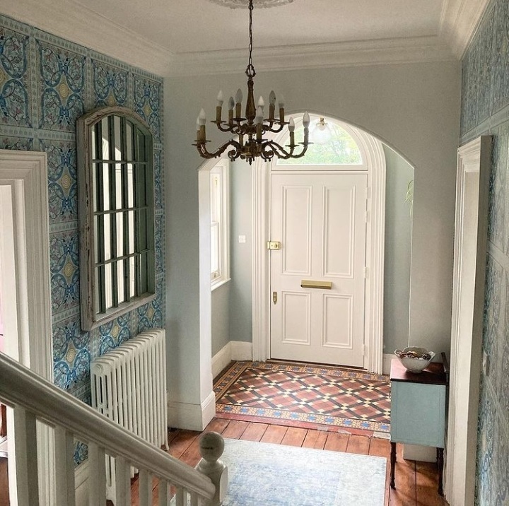 rugsdirectuk's tweet photo. Loving the mix of colours in the entranceway! The semi-plain rug is the perfect finishing touch to this high traffic area of the home!
Find your perfect blue rug in our range https://t.co/3OcoEuSUSX
#Repost @ourhomeinperryhill #BlueRug #Hallway #Entrance #BlueDecor #WelcomeHome https://t.co/gd0k28V4SF