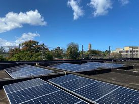 ResilientPR's tweet photo. ¡El Mesón de Amor está a prueba de apagones! Con la primera instalación del programa Red de Redes, apoyamos este proyecto que provee alimentos a estudiantes universitarios de escasos recursos.
#apoyomutuo #energíasolar #energíarenovable #energíasostenible https://t.co/Vom3kedrqN