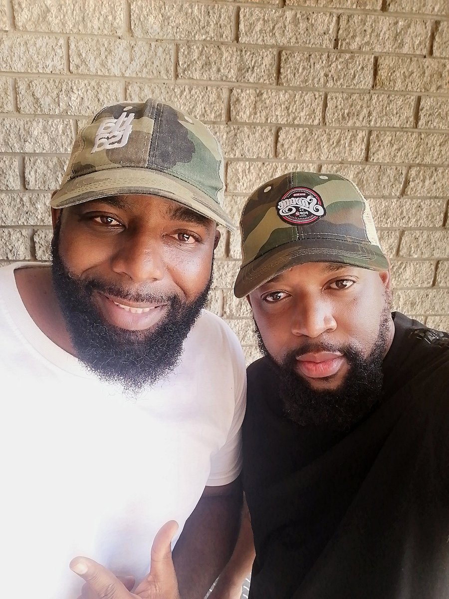 TouchMotswak's tweet photo. #TLATSA Cap๐งข ๐ฅ #SAVAGE Cap๐งข๐ฅ
Yo @kastalion1
LETS RE-CAP THE BEARDGANG CAPtion๐ง https://t.co/VCROzPmIsF