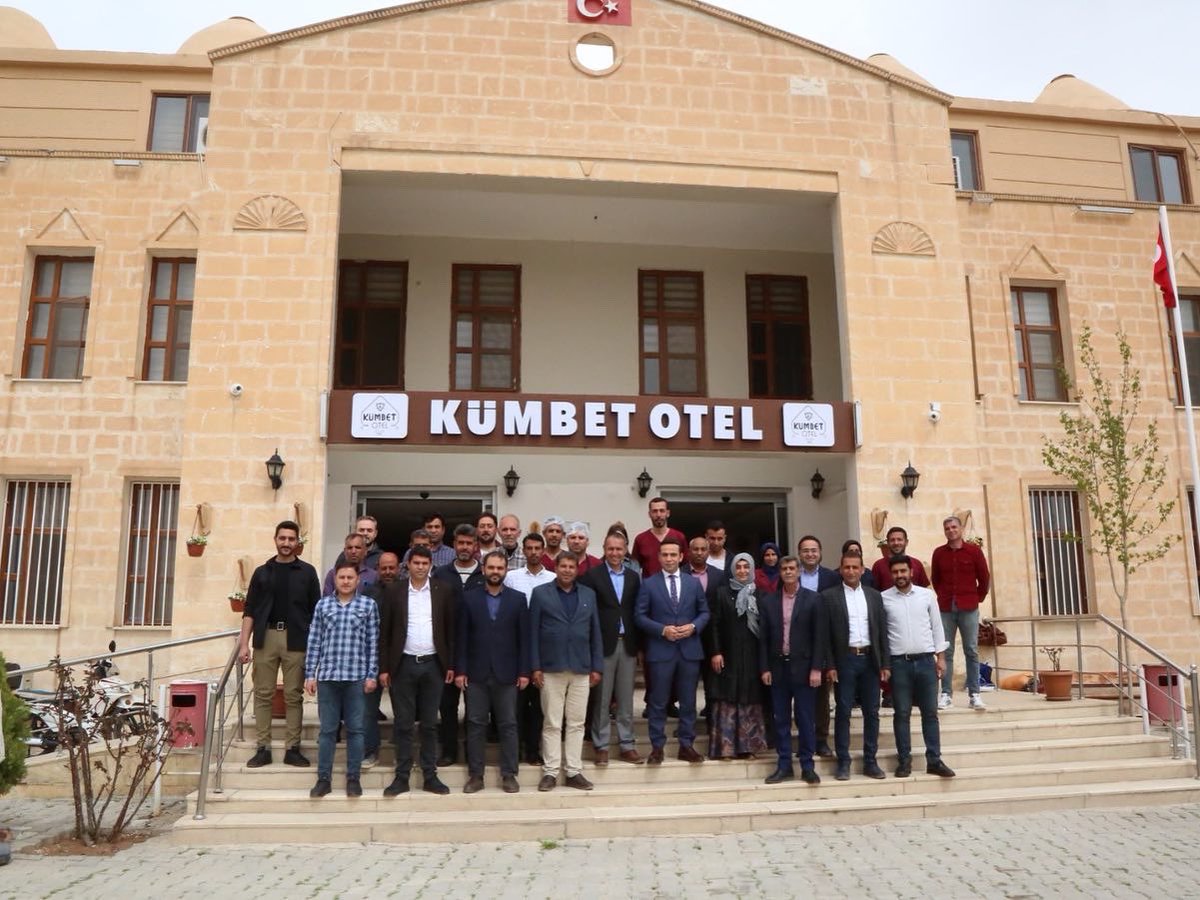 cihatkoc61's tweet photo. Harran Turizm A.Ş. bünyesinde faaliyet gösteren Kümbet Otelimizin kapasitesini iki katına çıkarıp bugün itibariyle hizmete açtık.Çevre düzenlemesini de en kısa sürede bitireceğiz. Değerli katkılarından ötürü Harran Belediyesine özellikle teşekkür ediyorum. İlçemize hayırlı olsun. https://t.co/yq8HWw7Hod