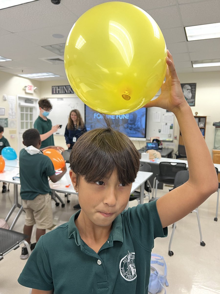 PineCrestAux's tweet image. Ss in #PCEnrichment Got Science engage in hands-on #PCScience experiments with #PCUpperSchool Ss. This week they learned about static electricity!⚡️🎈
#PCAfterSchool #StudentsTeachingStudents