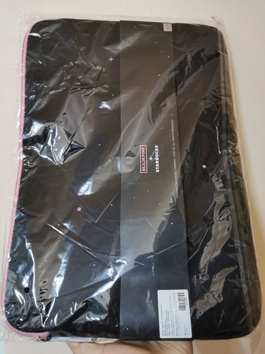uunknown412's tweet photo. BLACKPINK Laptop Sleeve
Starbucks x BLACKPINK 
ขนาด กว้าง 38 x สูง 26.5 ซม.  ของใหม่​ราคาเทๆ​
580บาทส่งฟรี (ปกติ850 บาท) #STARBUCKSxBLACKPINK #BLACKPINK #starbuck https://t.co/7am0lE2DmA