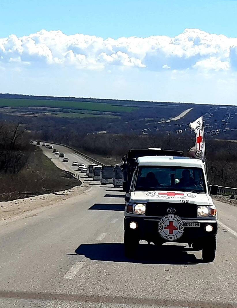 UPDATE: Our team led a convoy of buses and private cars with over 500 people to Zaporizhzhia. Those who were part of the convoy had managed to flee #Mariupol. We hope this helps people find the safe haven they so desperately need right now.