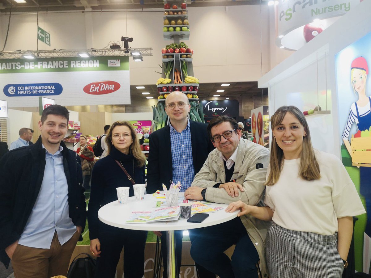 Europatat's tweet photo. Europatat team is meeting Portuguese and French members #Porbatata and #Fedepom at @Fruit_Logistica 🥔🪴🥔🪴
Next ⏭ stop is #EuropatatCongress in Dublin. ☘️ https://t.co/U7Nh1hURhq