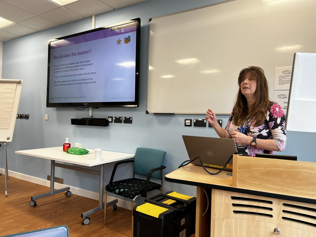 QICTM's tweet photo. @HAL20569366 is talking the team through understanding variation on run charts
Check out these #RunChartRules visuals created by our very own @CuriousBecks
#VisualThinkers #MaternityImprovement #QITwitter
@pgimmo @elimac16 @Rachel_QICTM @SuzanneHardacr1 @NurseGregDix https://t.co/UuGlrnDaOT