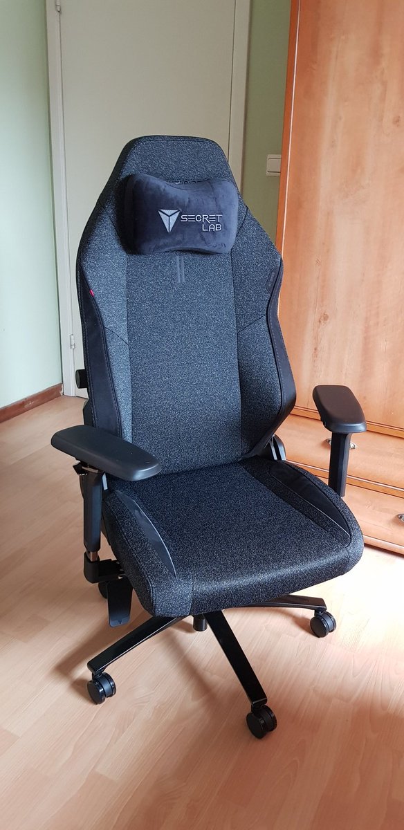 Bryapro's tweet photo. It's a new dawn, it's a new day, it's a new chair!
#Secretlab #titanevo2022series https://t.co/6lHv0geoWI